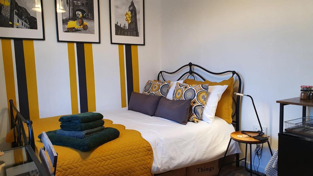Kew Gardens - Private Double Room Richmond London - Homestay Bagian luar foto