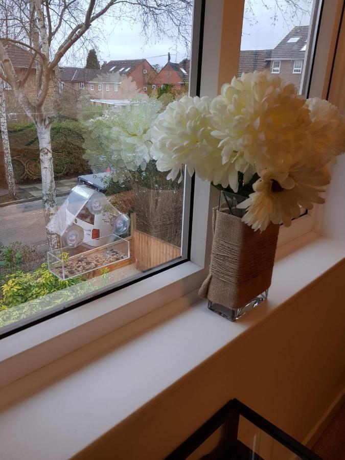 Kew Gardens - Private Double Room Richmond London - Homestay Bagian luar foto