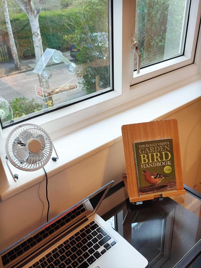 Kew Gardens - Private Double Room Richmond London - Homestay Bagian luar foto