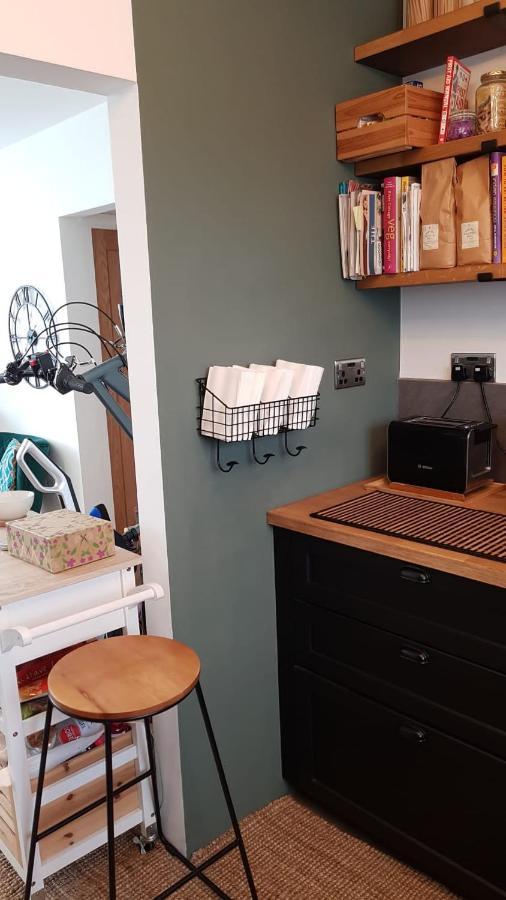 Kew Gardens - Private Double Room Richmond London - Homestay Bagian luar foto