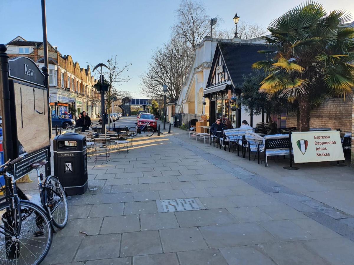 Kew Gardens - Private Double Room Richmond London - Homestay Bagian luar foto