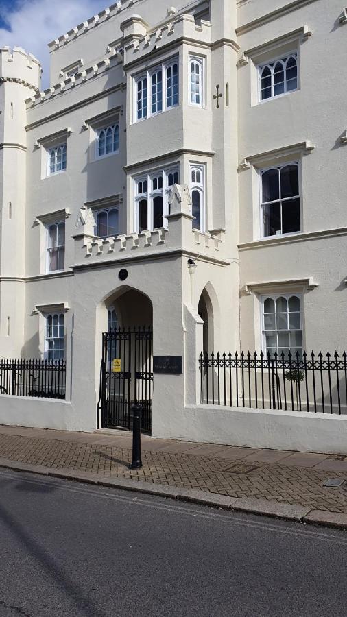 Kew Gardens - Private Double Room Richmond London - Homestay Bagian luar foto