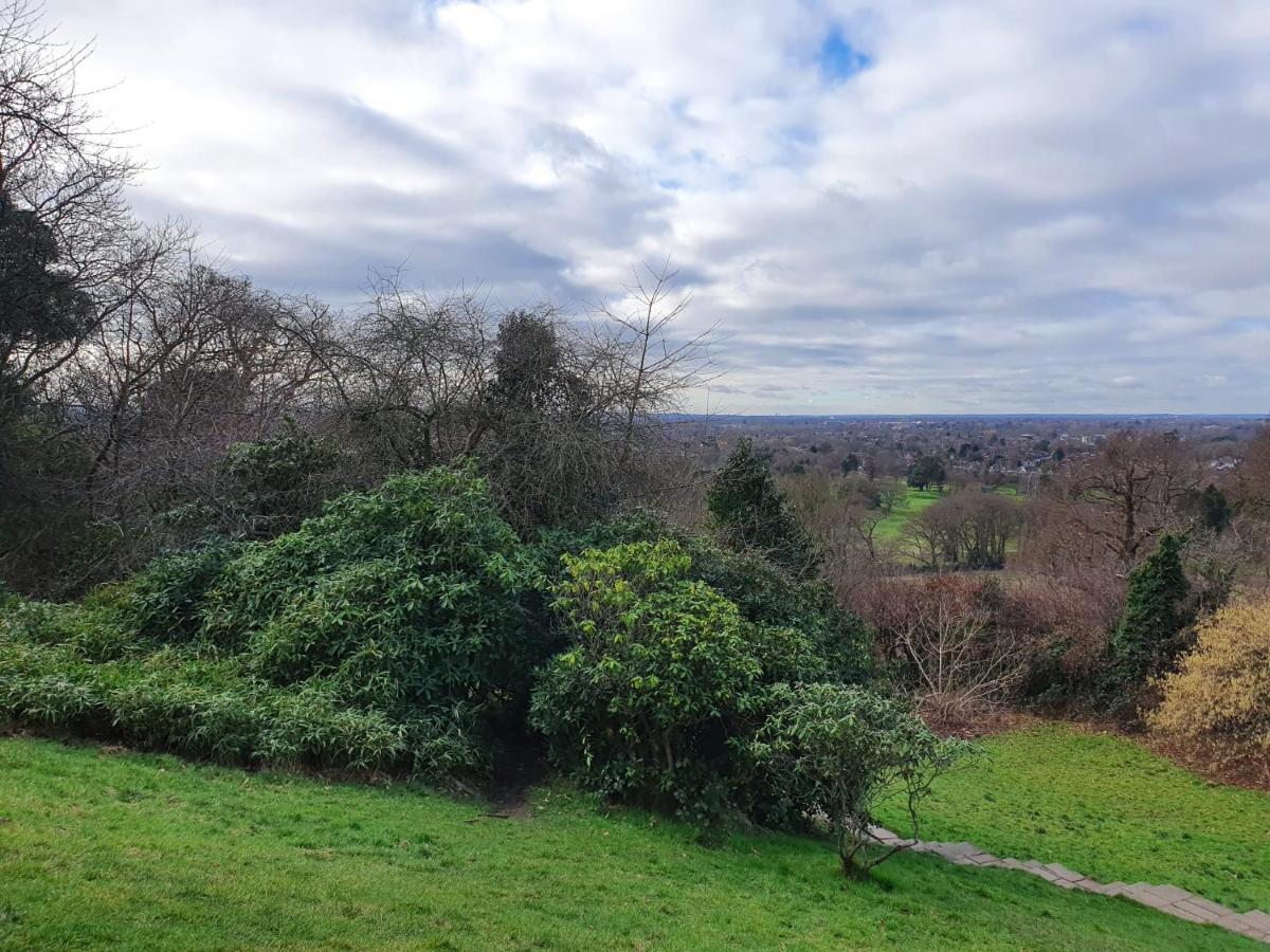 Kew Gardens - Private Double Room Richmond London - Homestay Bagian luar foto