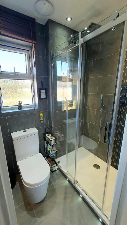Kew Gardens - Private Double Room Richmond London - Homestay Bagian luar foto