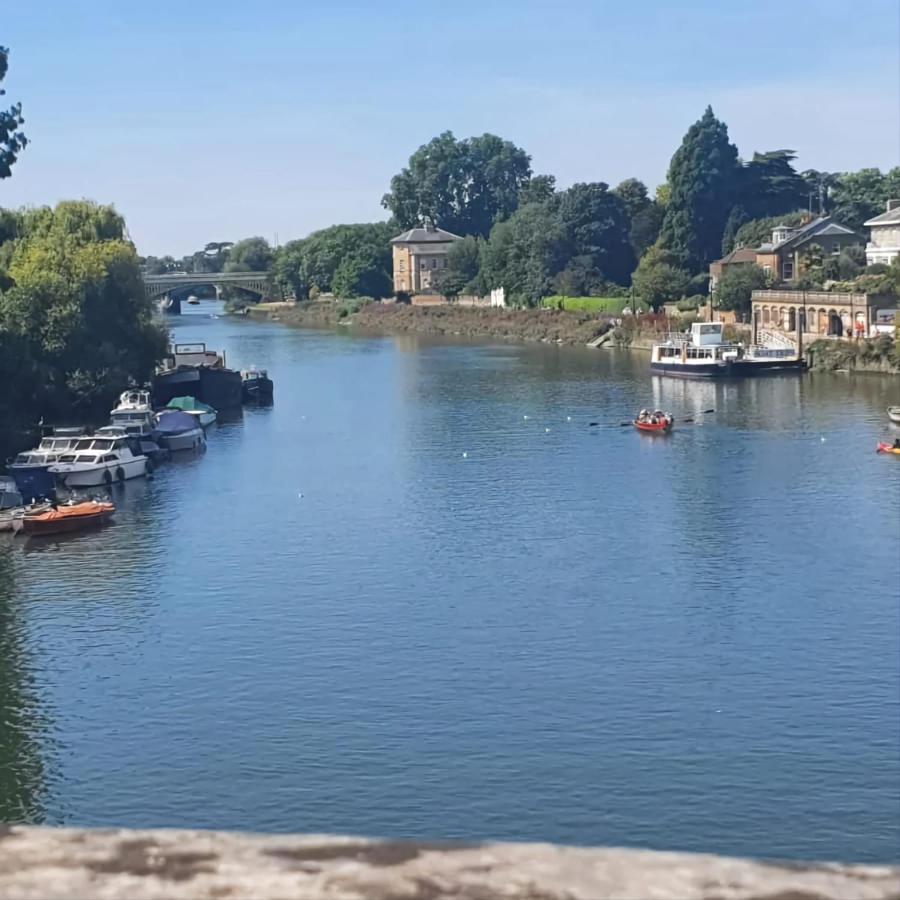 Kew Gardens - Private Double Room Richmond London - Homestay Bagian luar foto